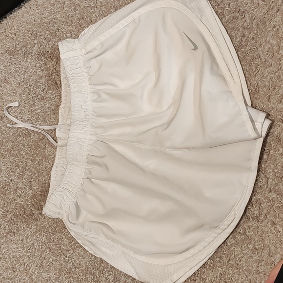 Nike shorts - Picture 3 of 3